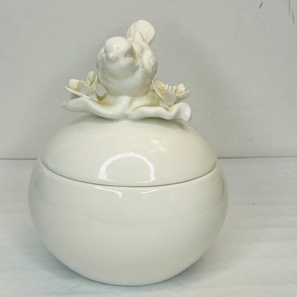 Paris Royal White Glass Oval Trinket Jewelry Box Bird Flowers on Lid No Flaws - Picture 2 of 12